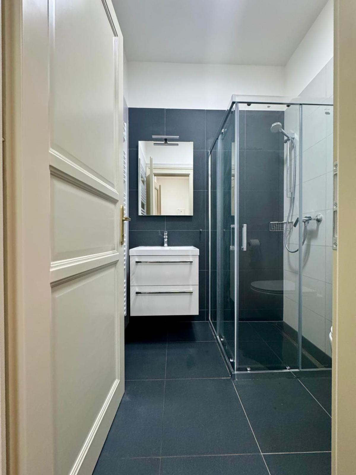 Pearl Bee Deluxe Suites Plzeň Exterior foto