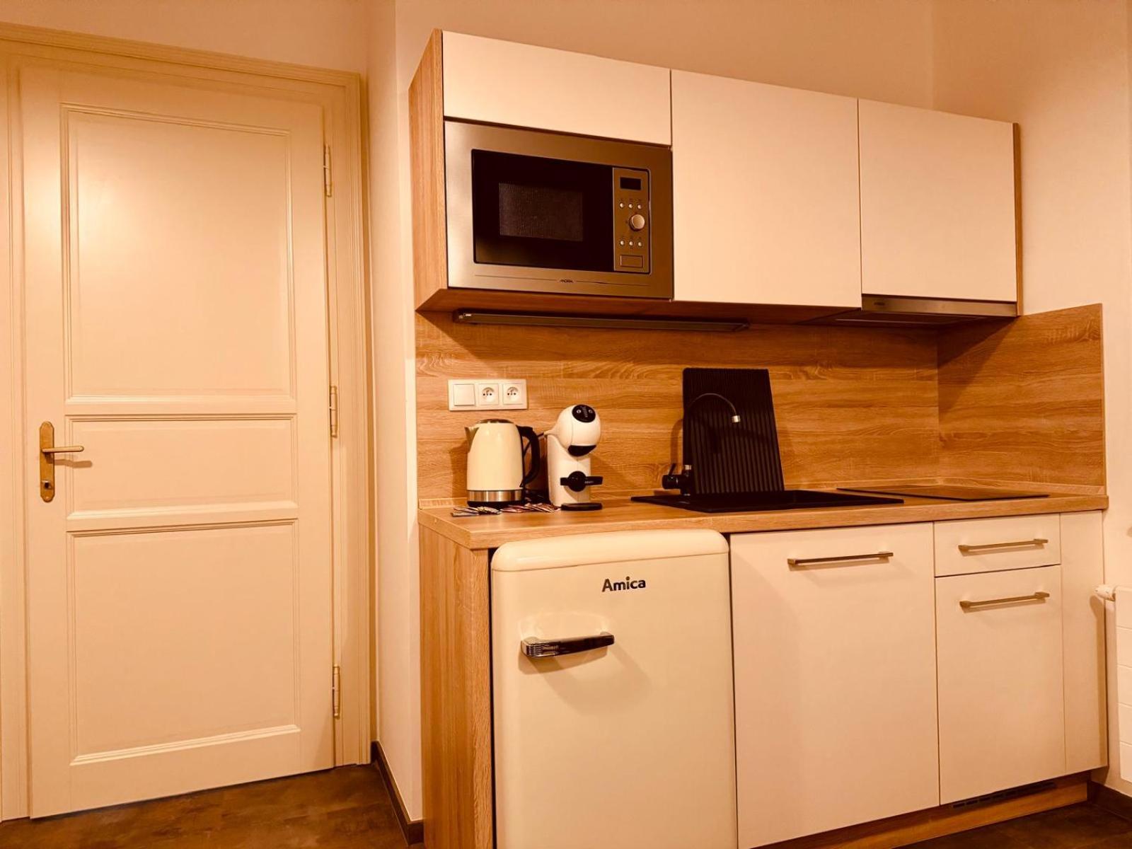 Pearl Bee Deluxe Suites Plzeň Exterior foto