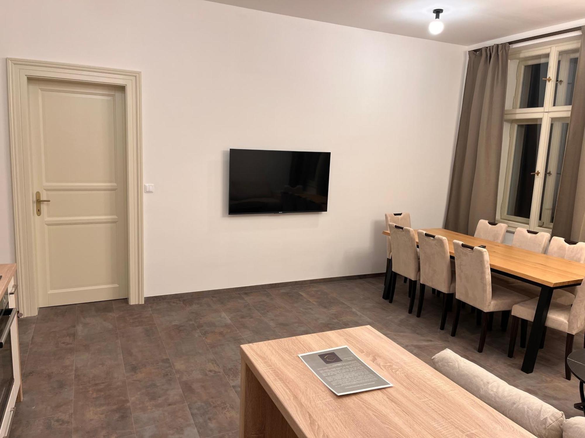 Pearl Bee Deluxe Suites Plzeň Exterior foto